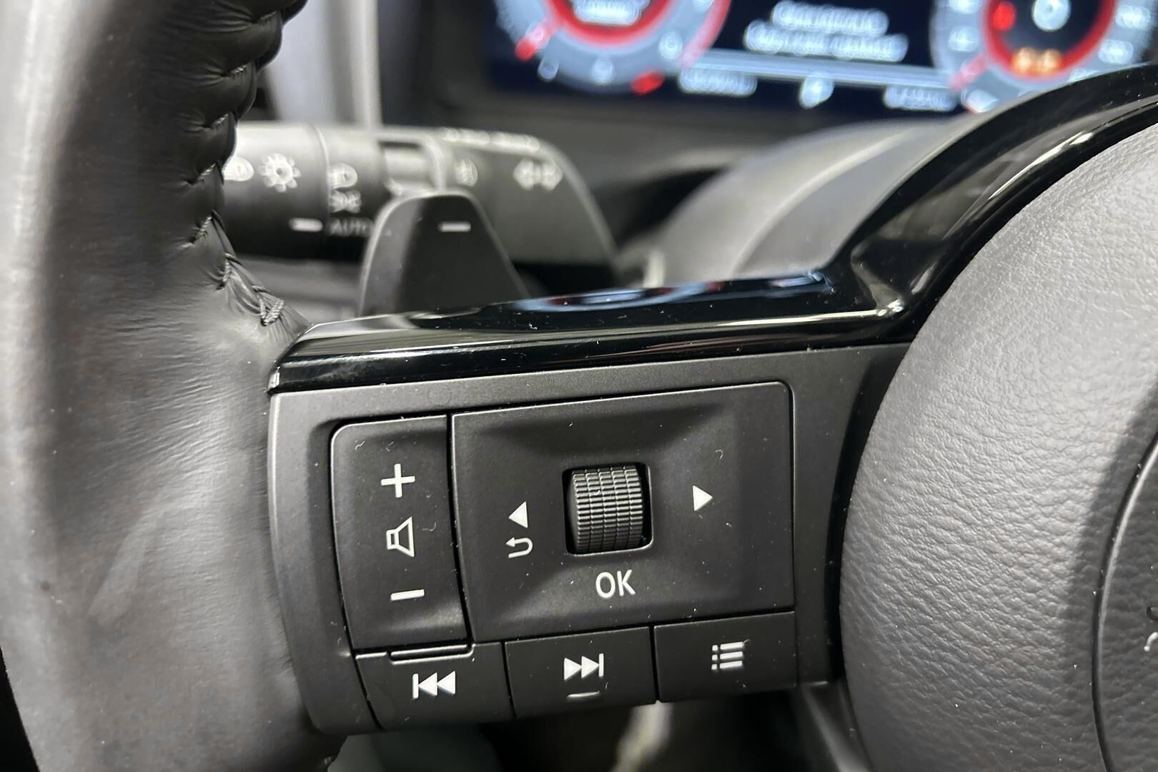 Nissan Qashqai iso kuva 16