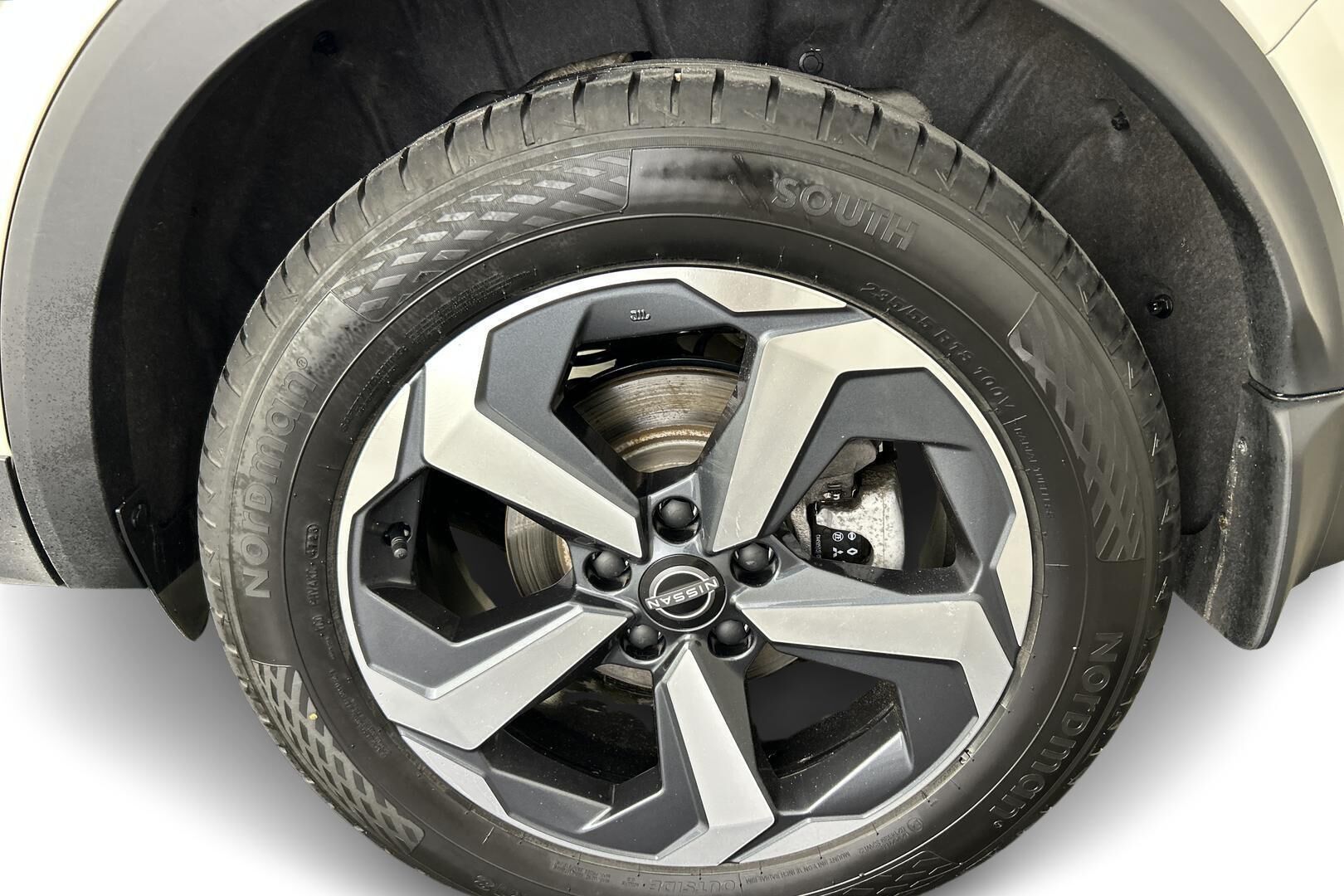 Nissan Qashqai iso kuva 16