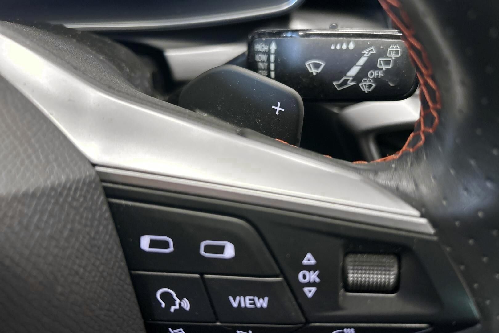 Seat Leon iso kuva 19