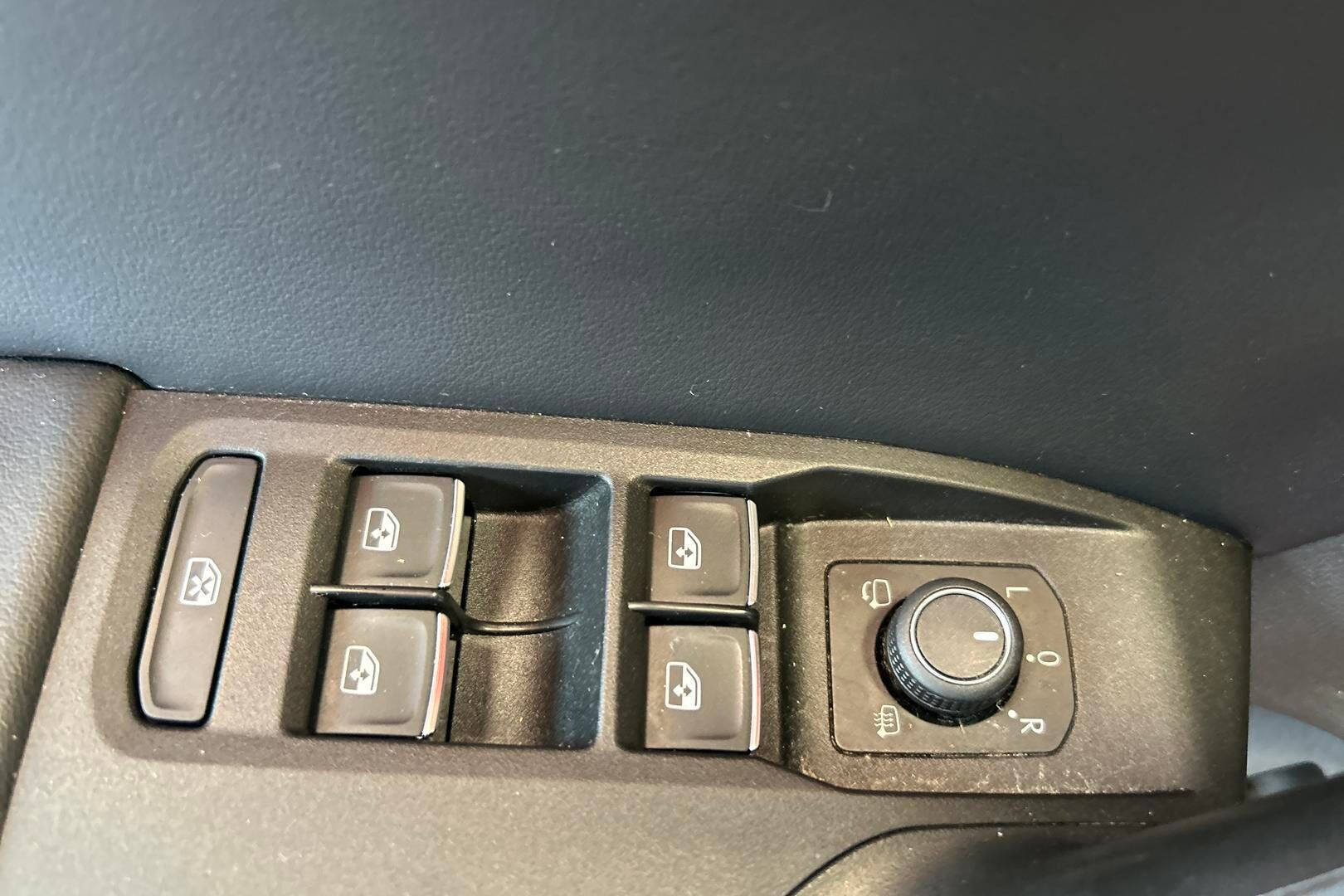 Seat Leon iso kuva 22