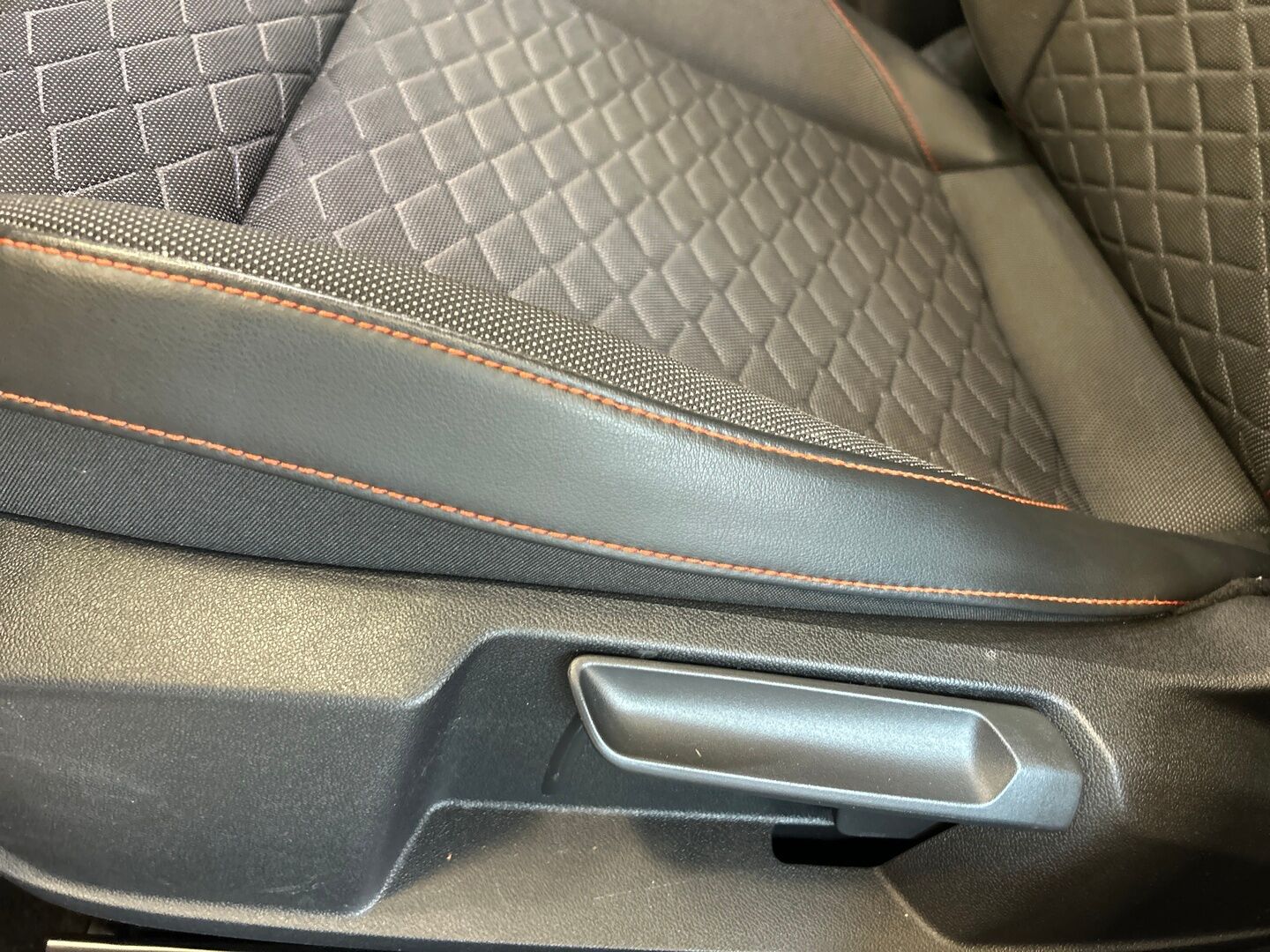 Seat Leon iso kuva 23