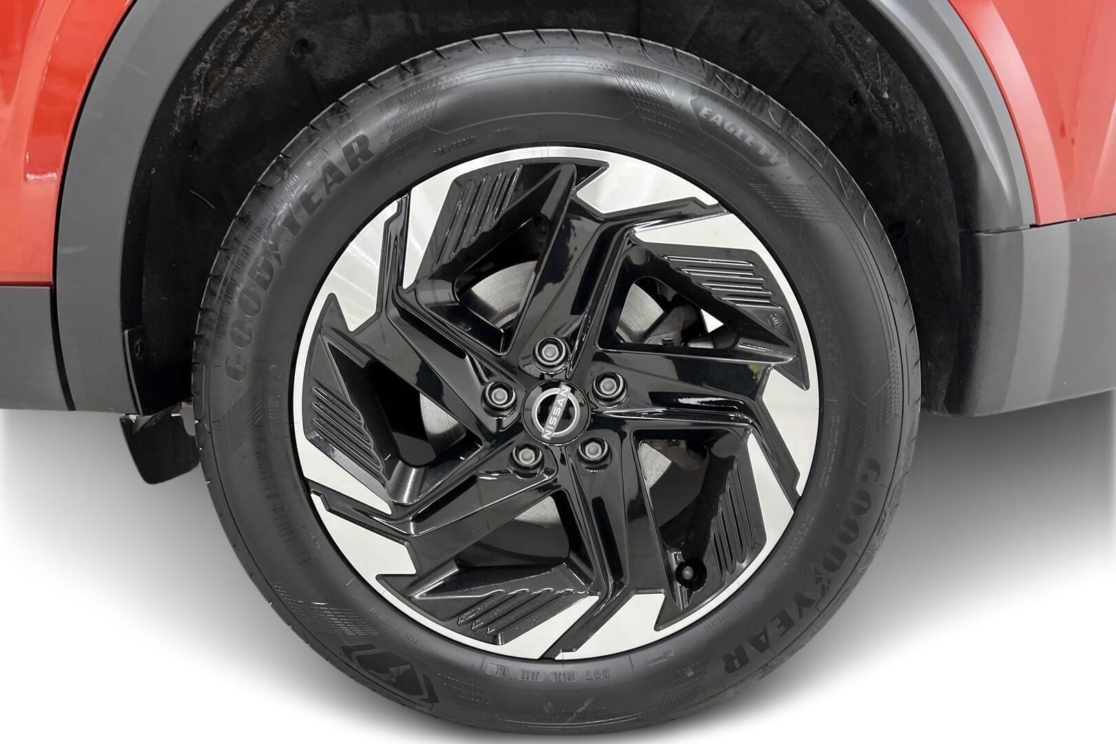 Nissan Qashqai iso kuva 9