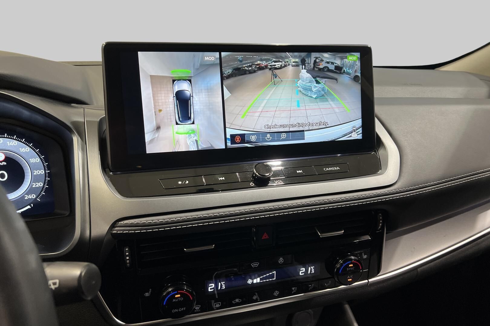 Nissan Qashqai iso kuva 16