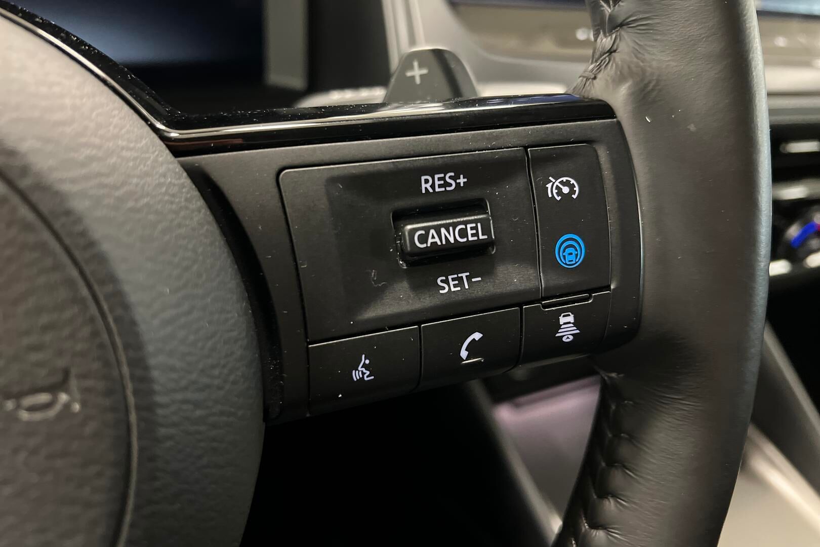 Nissan Qashqai iso kuva 17