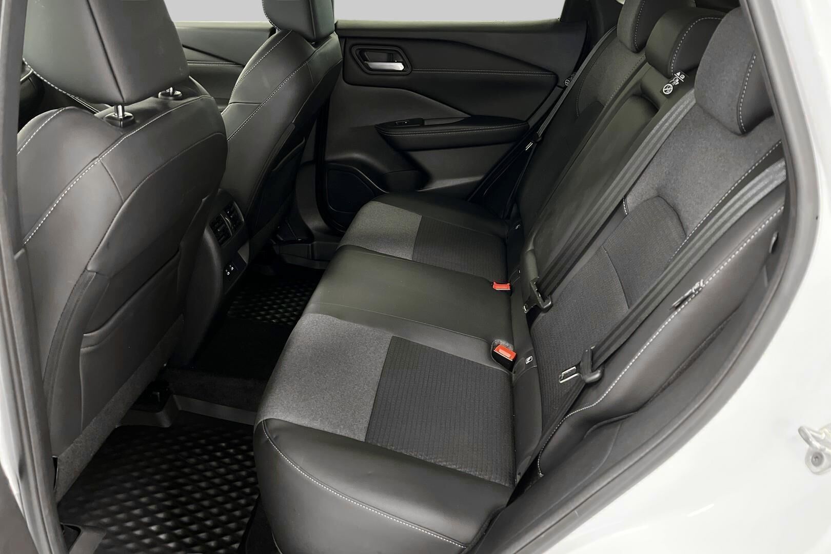 Nissan Qashqai iso kuva 9