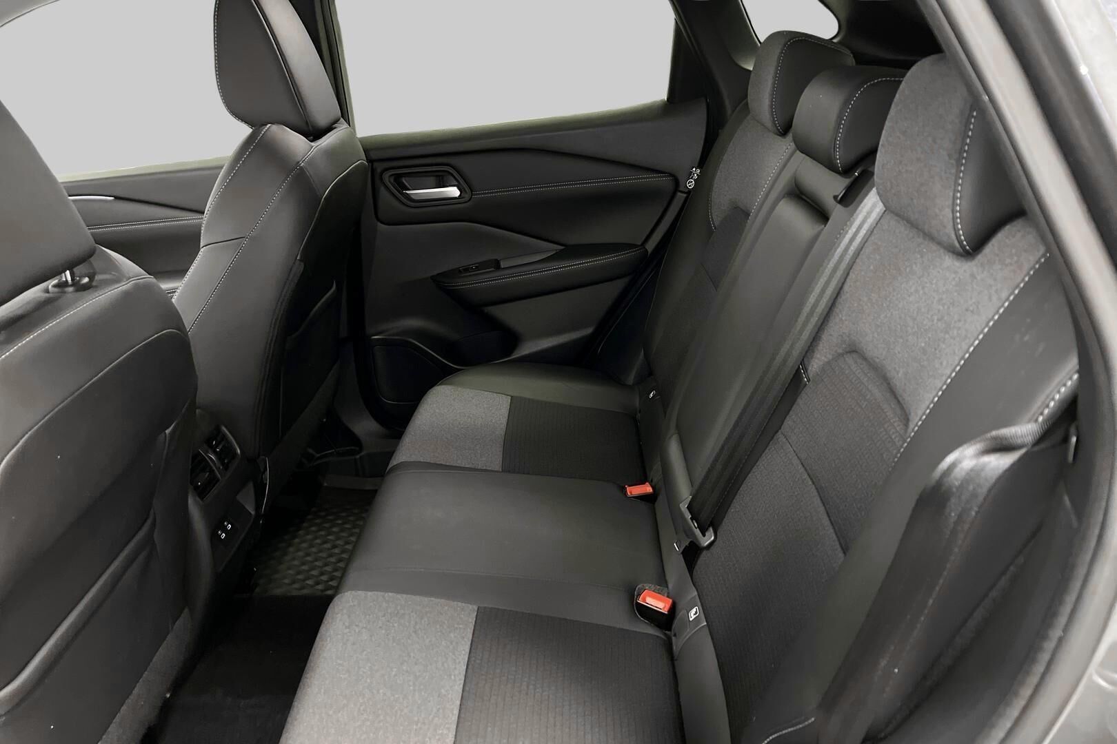 Nissan Qashqai iso kuva 10