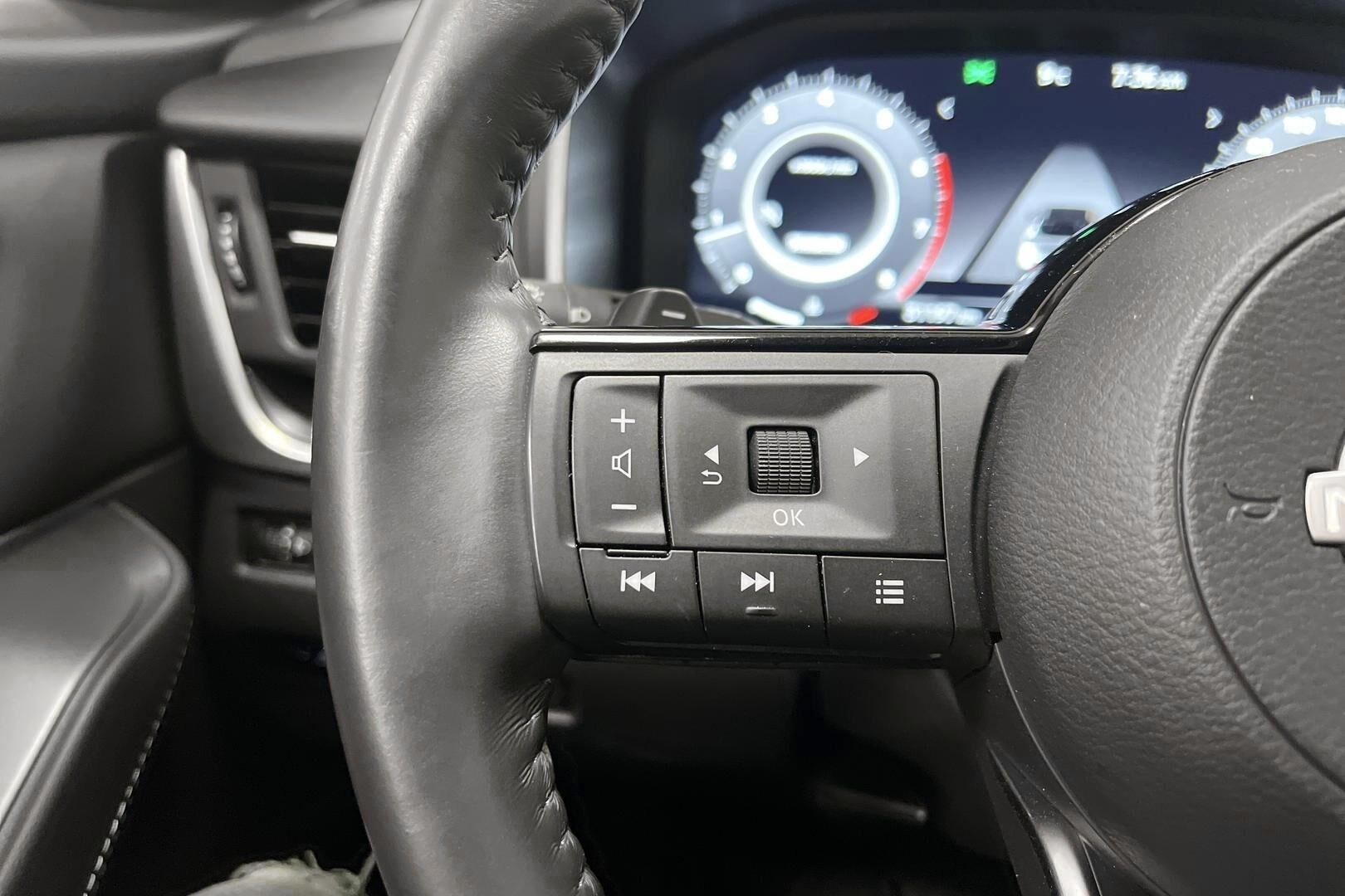 Nissan Qashqai iso kuva 18