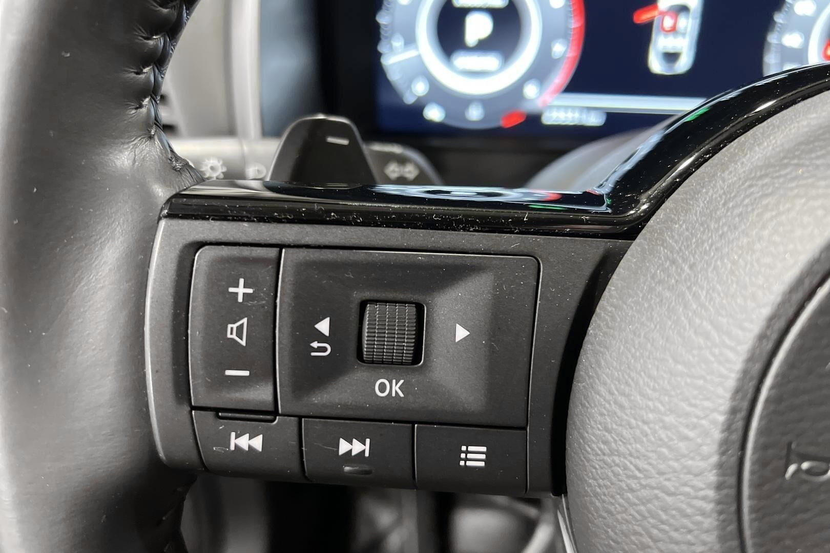 Nissan Qashqai iso kuva 14