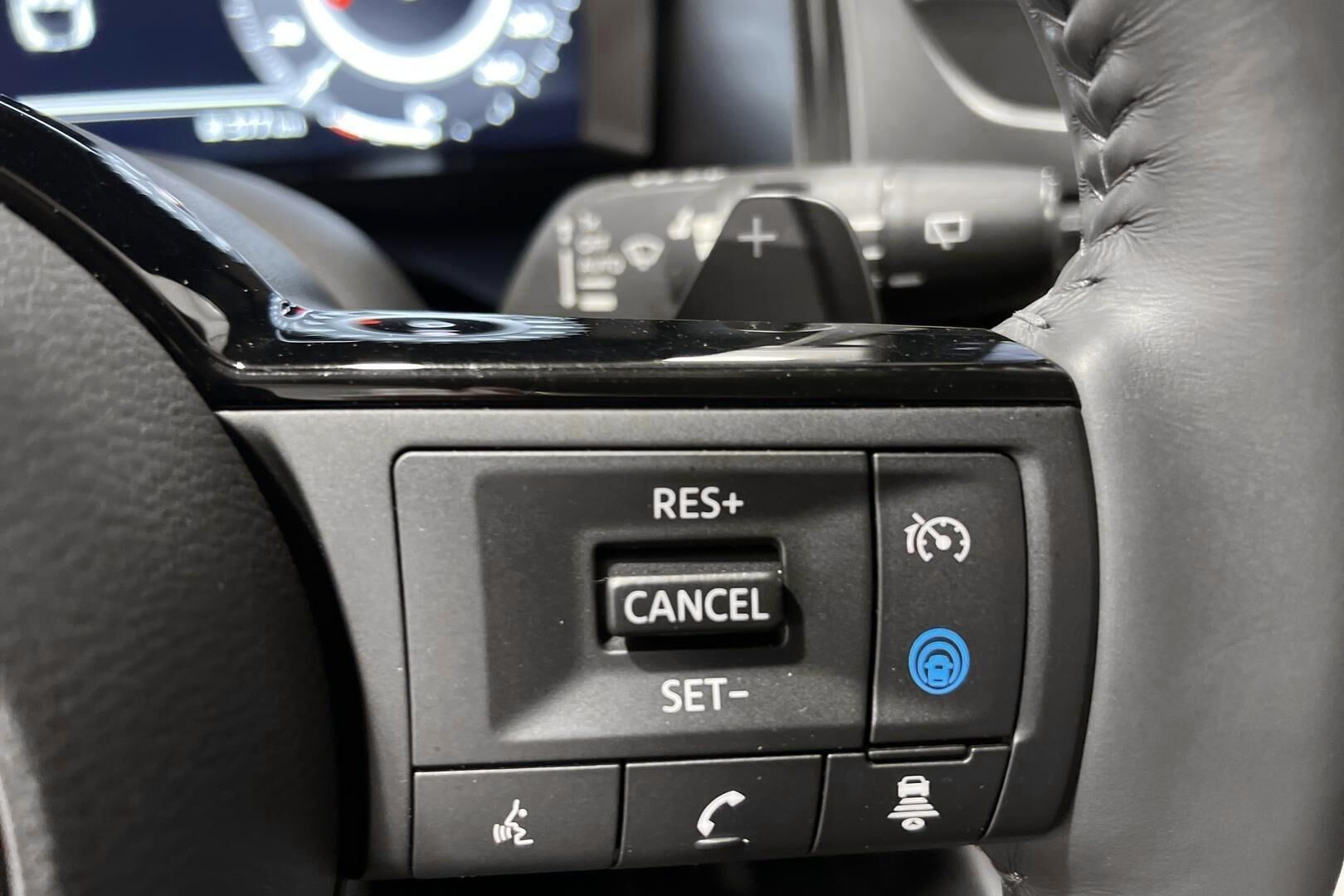 Nissan Qashqai iso kuva 8