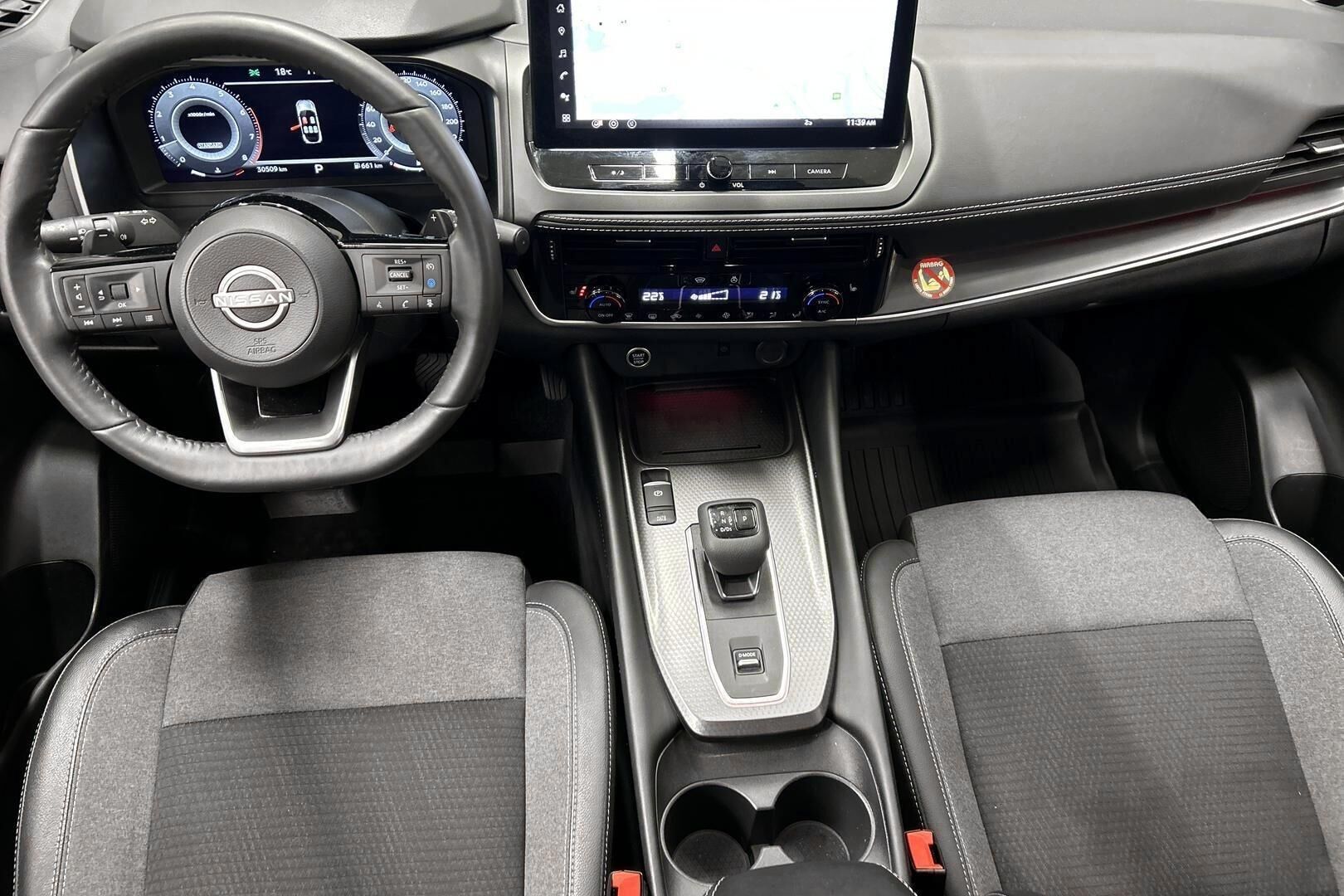 Nissan Qashqai iso kuva 8