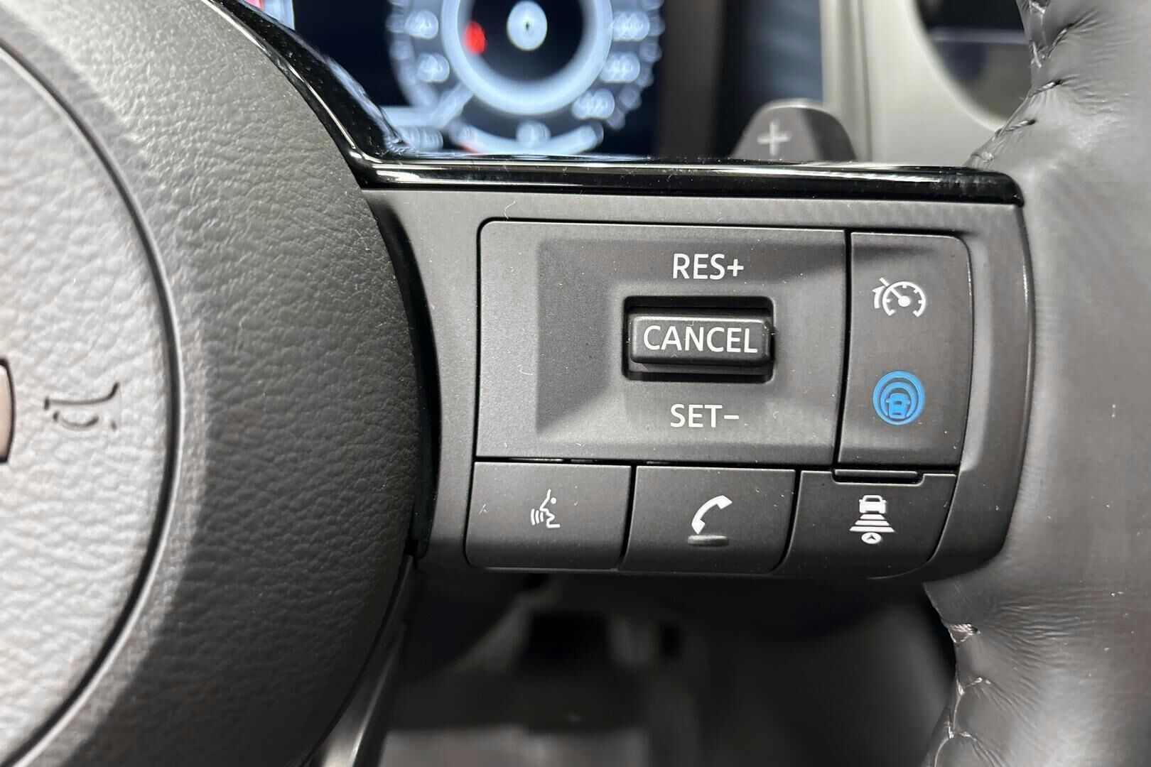 Nissan Qashqai iso kuva 15