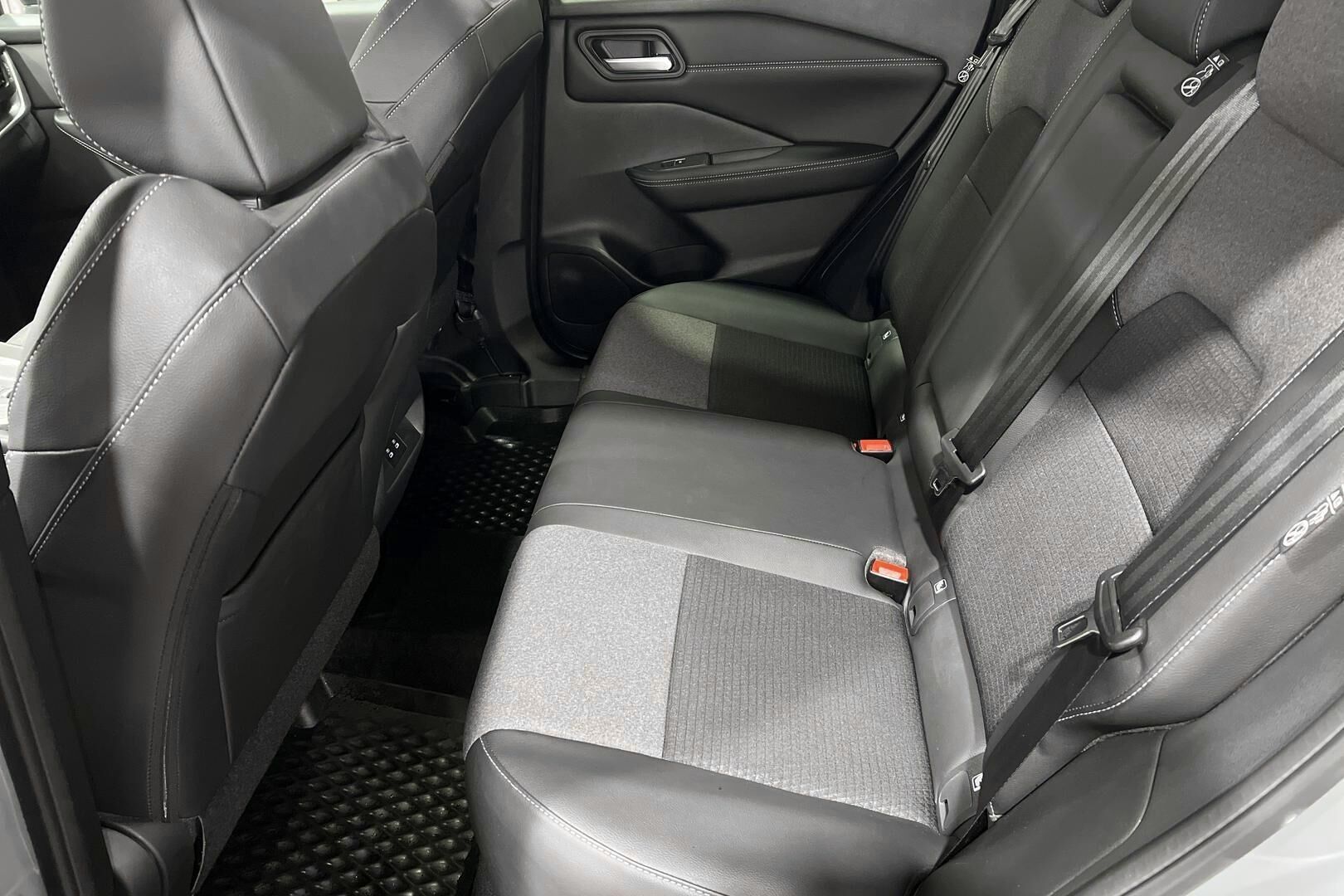 Nissan Qashqai iso kuva 10