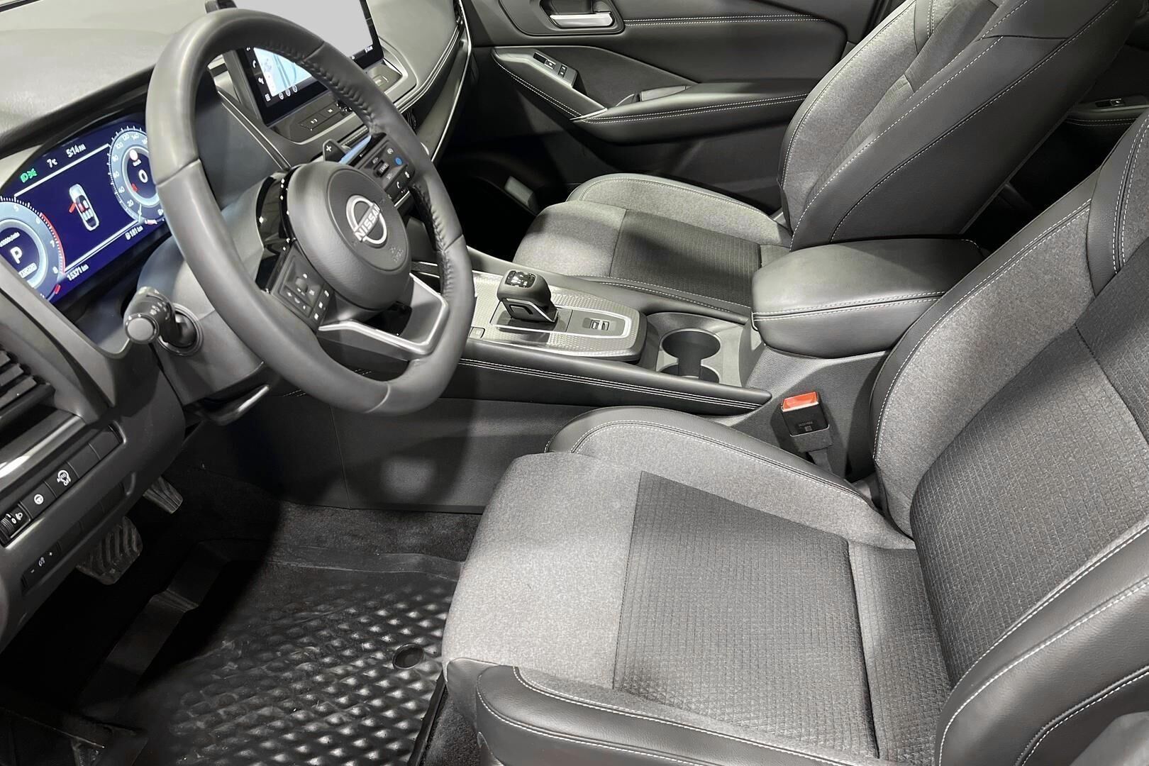 Nissan Qashqai iso kuva 11