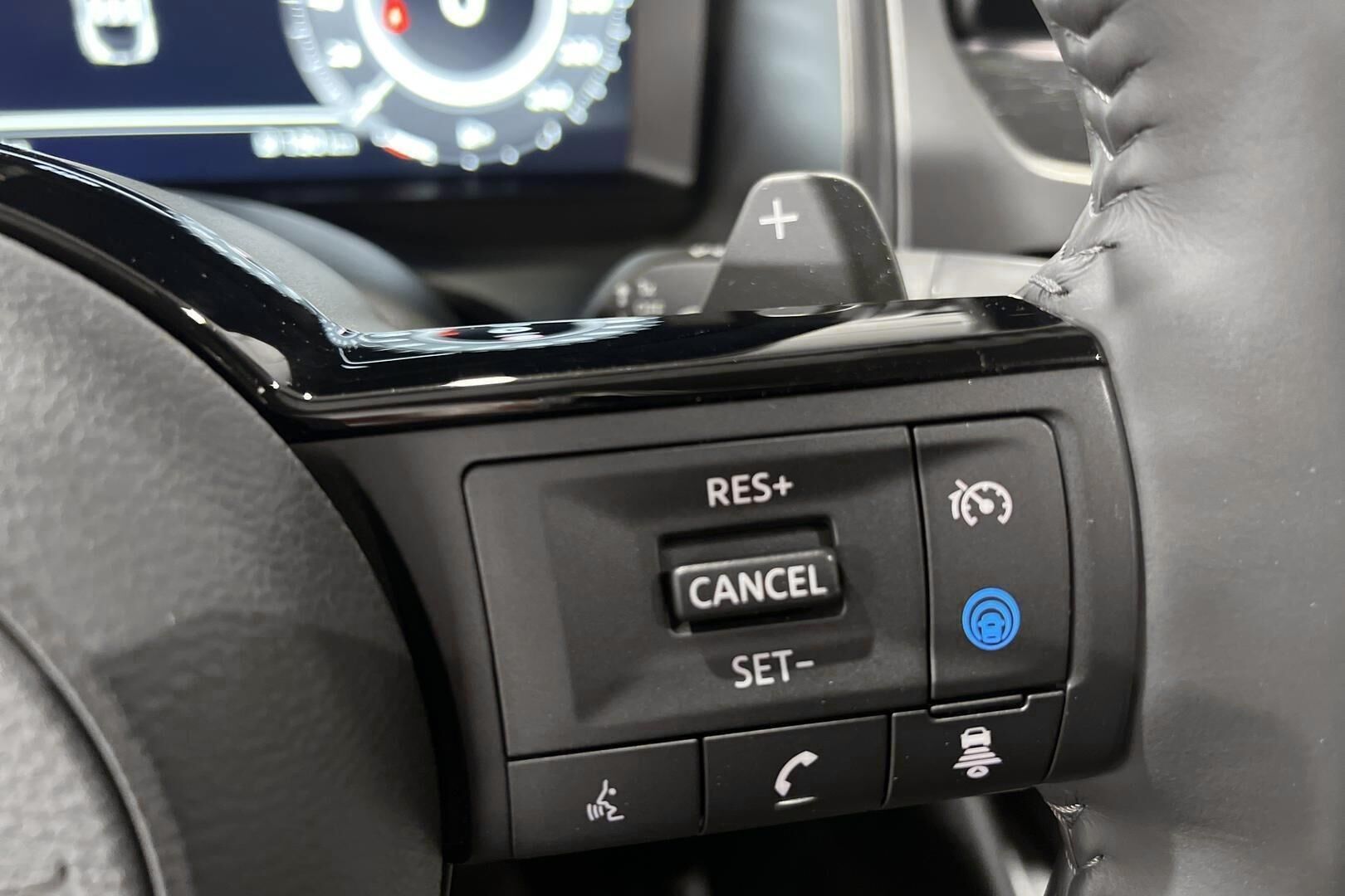 Nissan Qashqai iso kuva 16