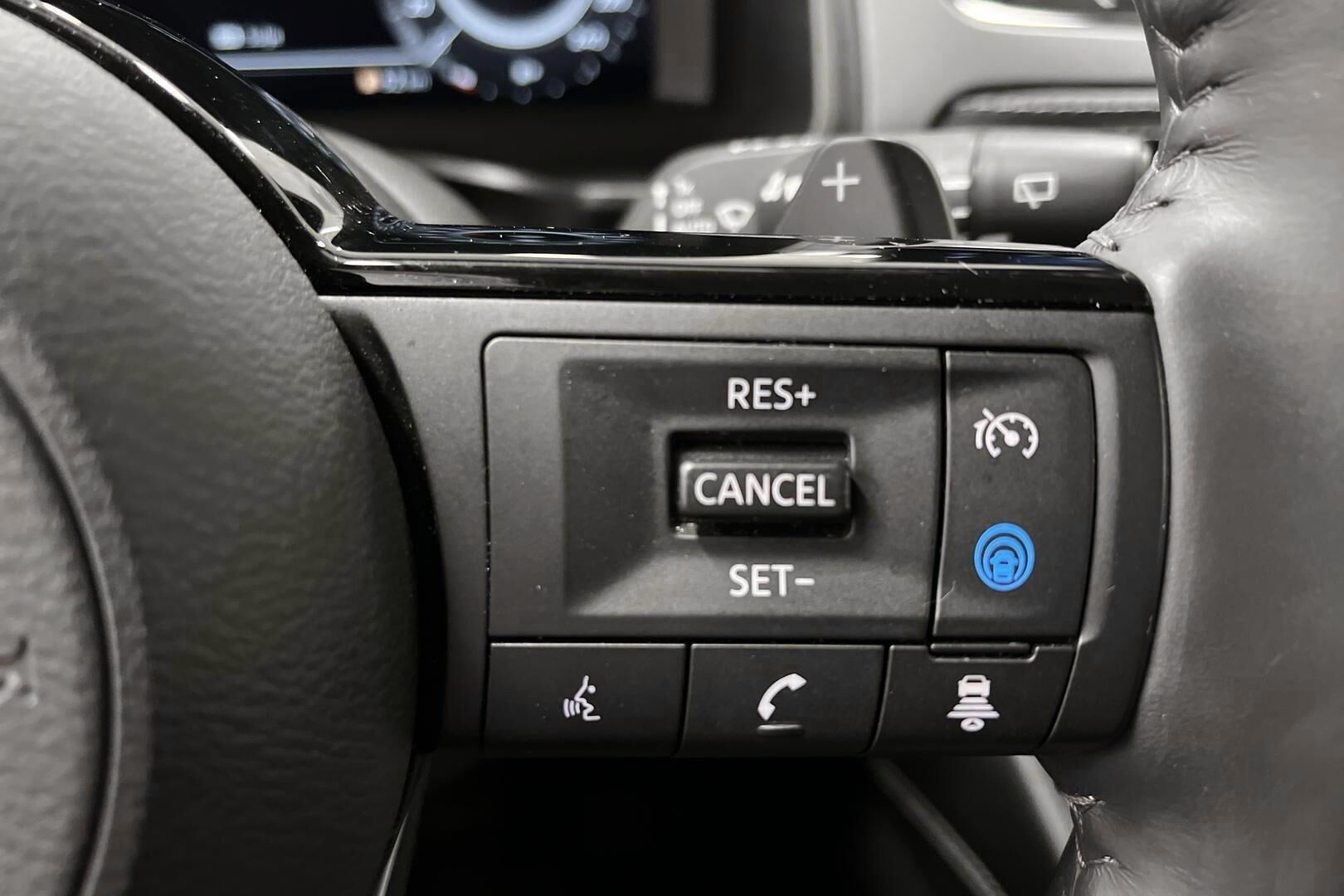 Nissan Qashqai iso kuva 10