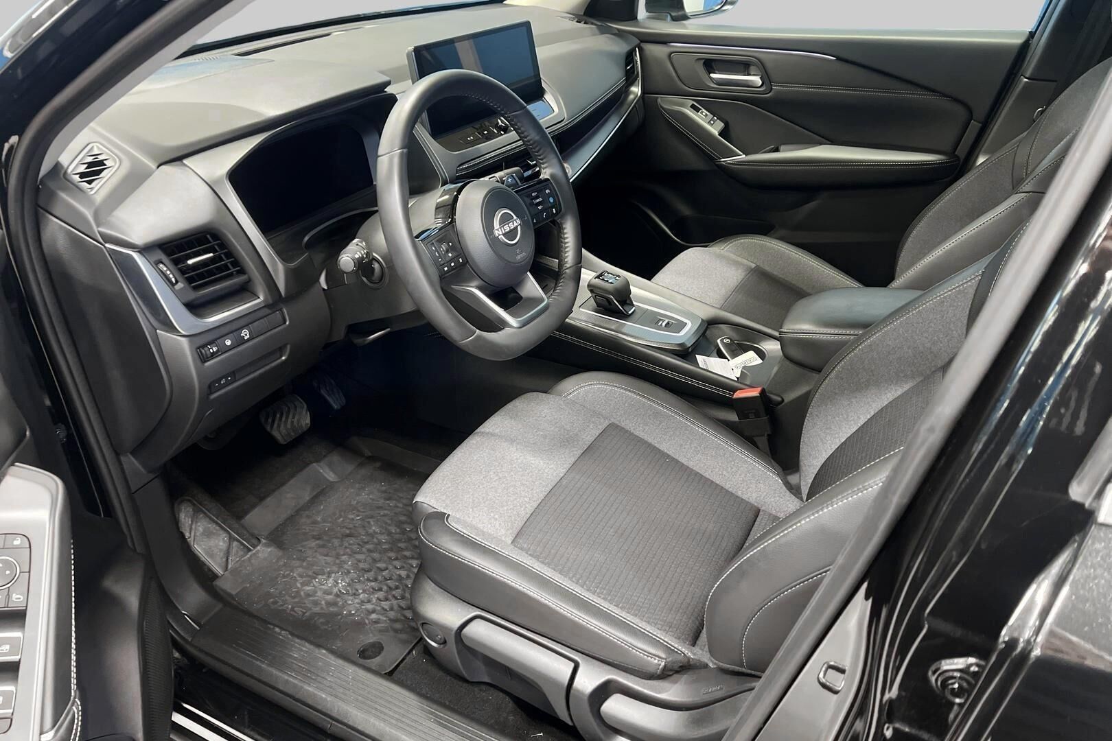 Nissan Qashqai iso kuva 9