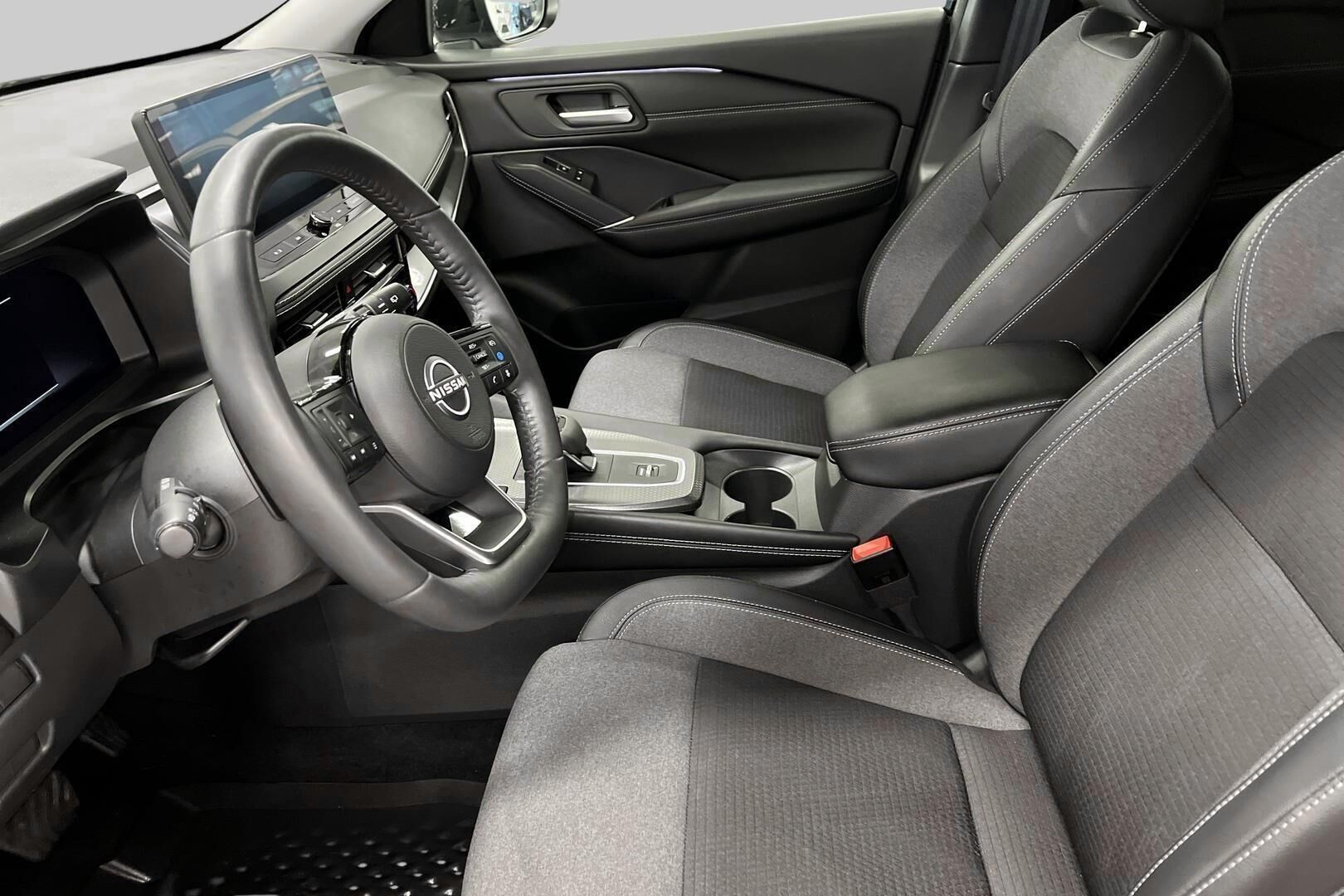 Nissan Qashqai iso kuva 5