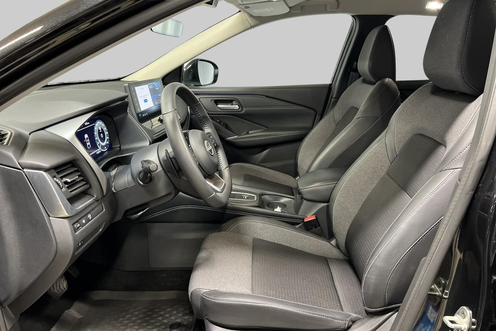 Nissan Qashqai iso kuva 8