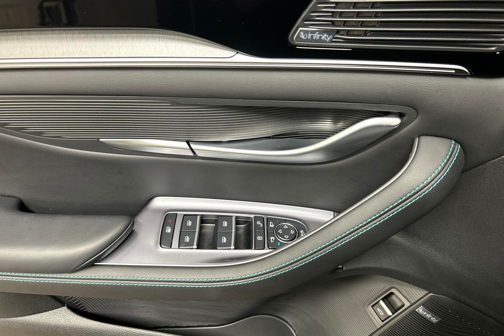 BYD Seal U iso kuva 20