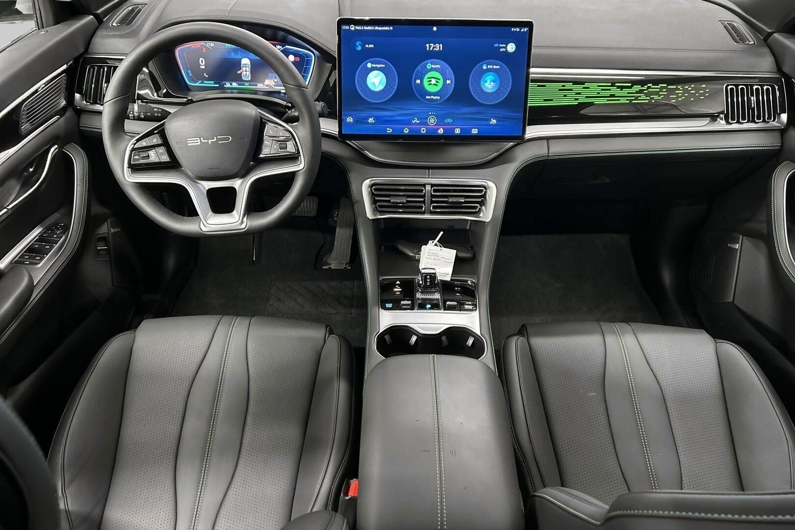 BYD Seal U iso kuva 10