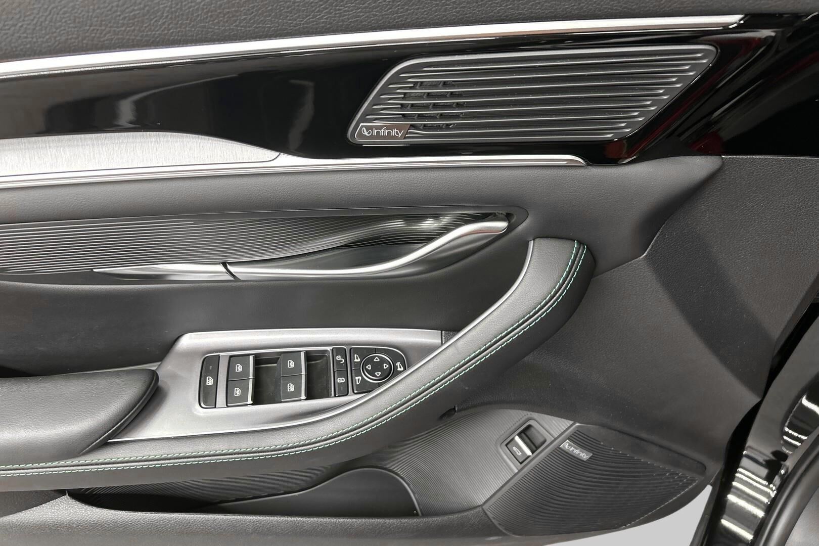 BYD Seal U iso kuva 20