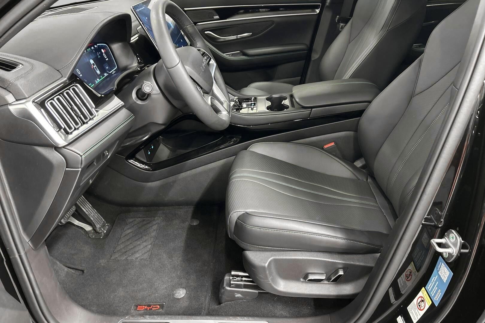 BYD Seal U iso kuva 8