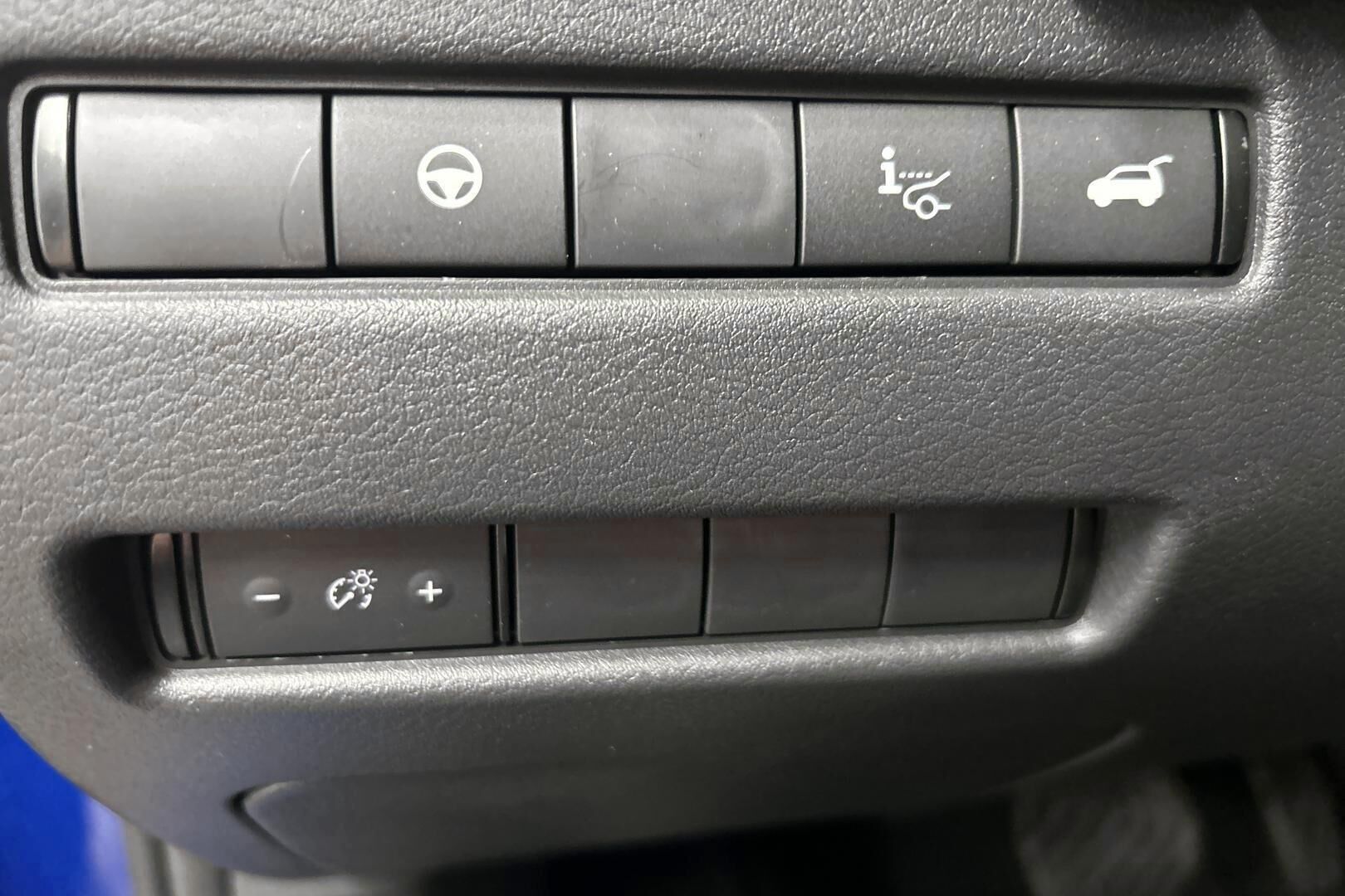 Nissan Qashqai iso kuva 15