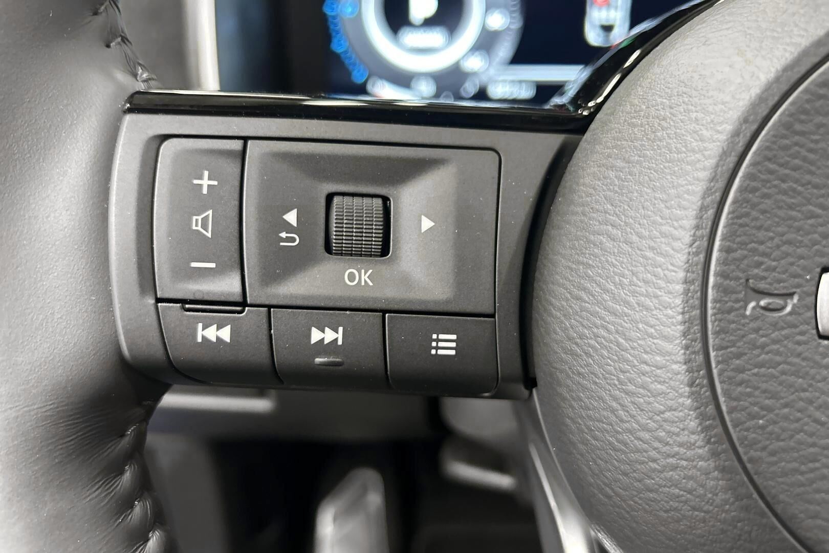 Nissan Qashqai iso kuva 17