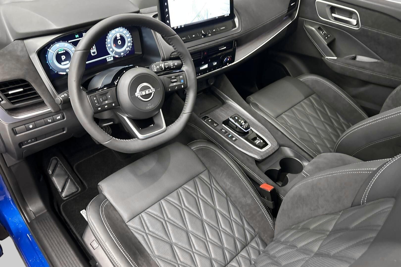 Nissan Qashqai iso kuva 8