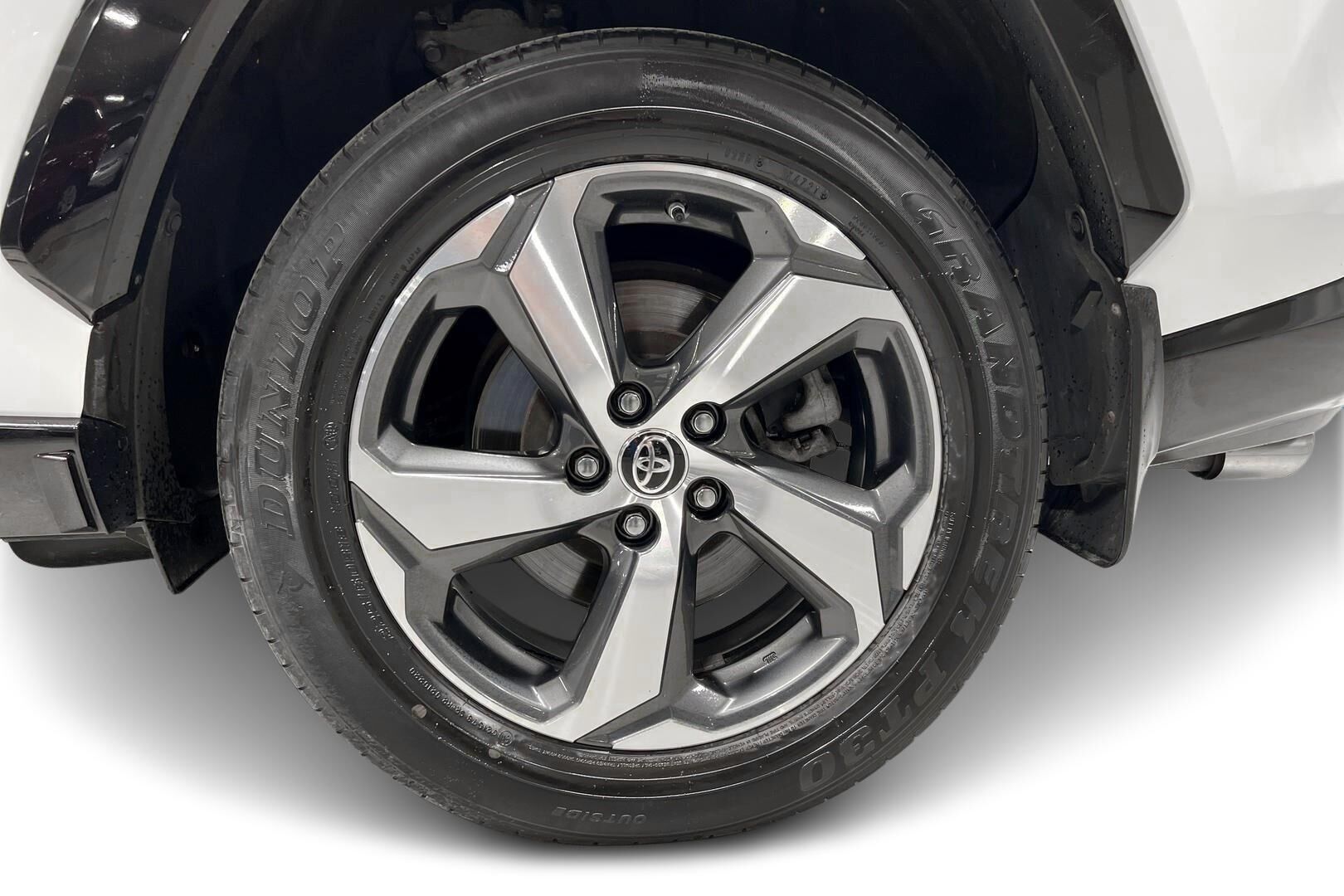 Toyota RAV4 Plug-in iso kuva 12