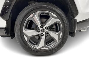 Toyota RAV4 Plug-in esikatselu 12