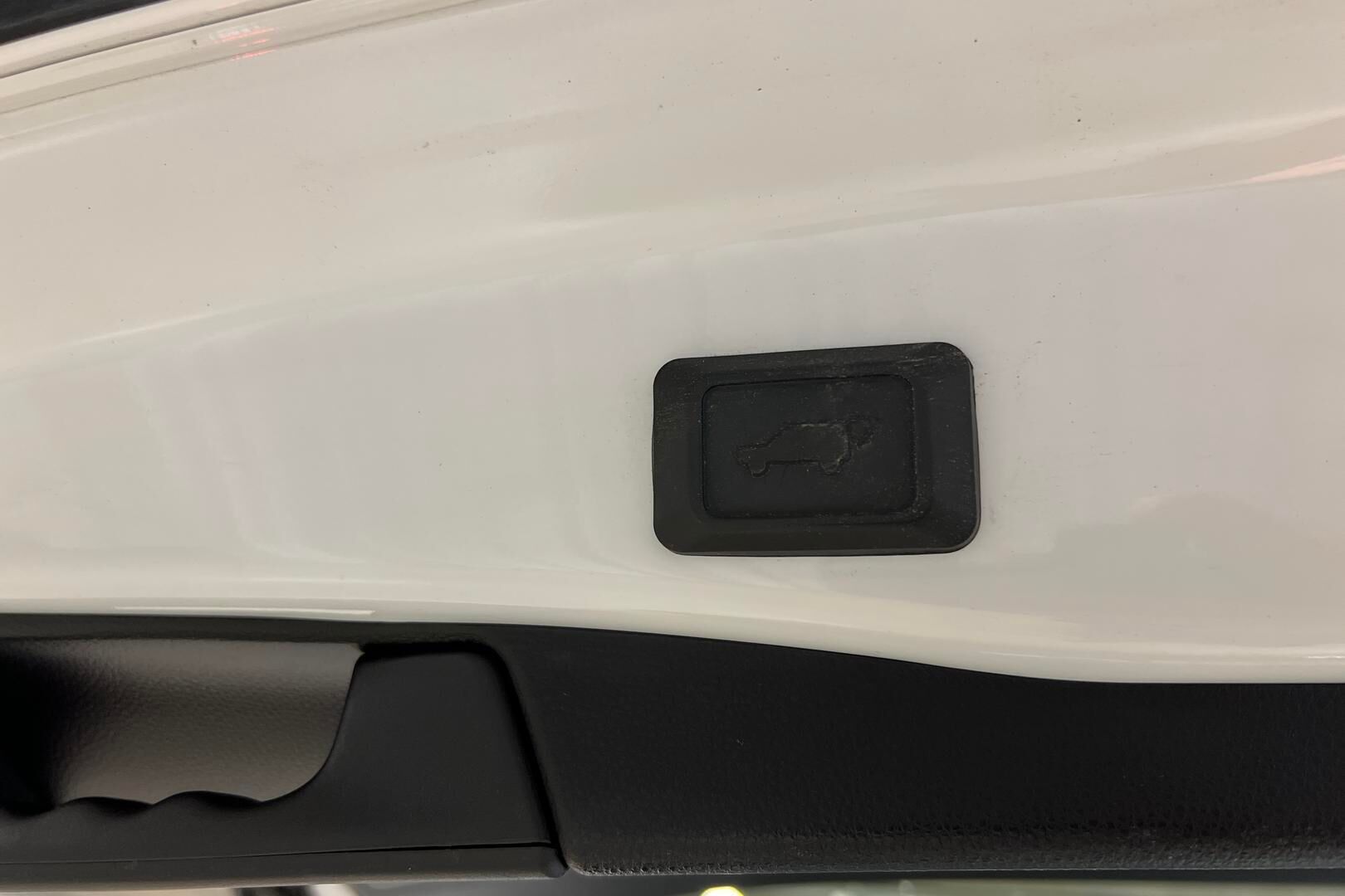 Toyota RAV4 Plug-in iso kuva 21