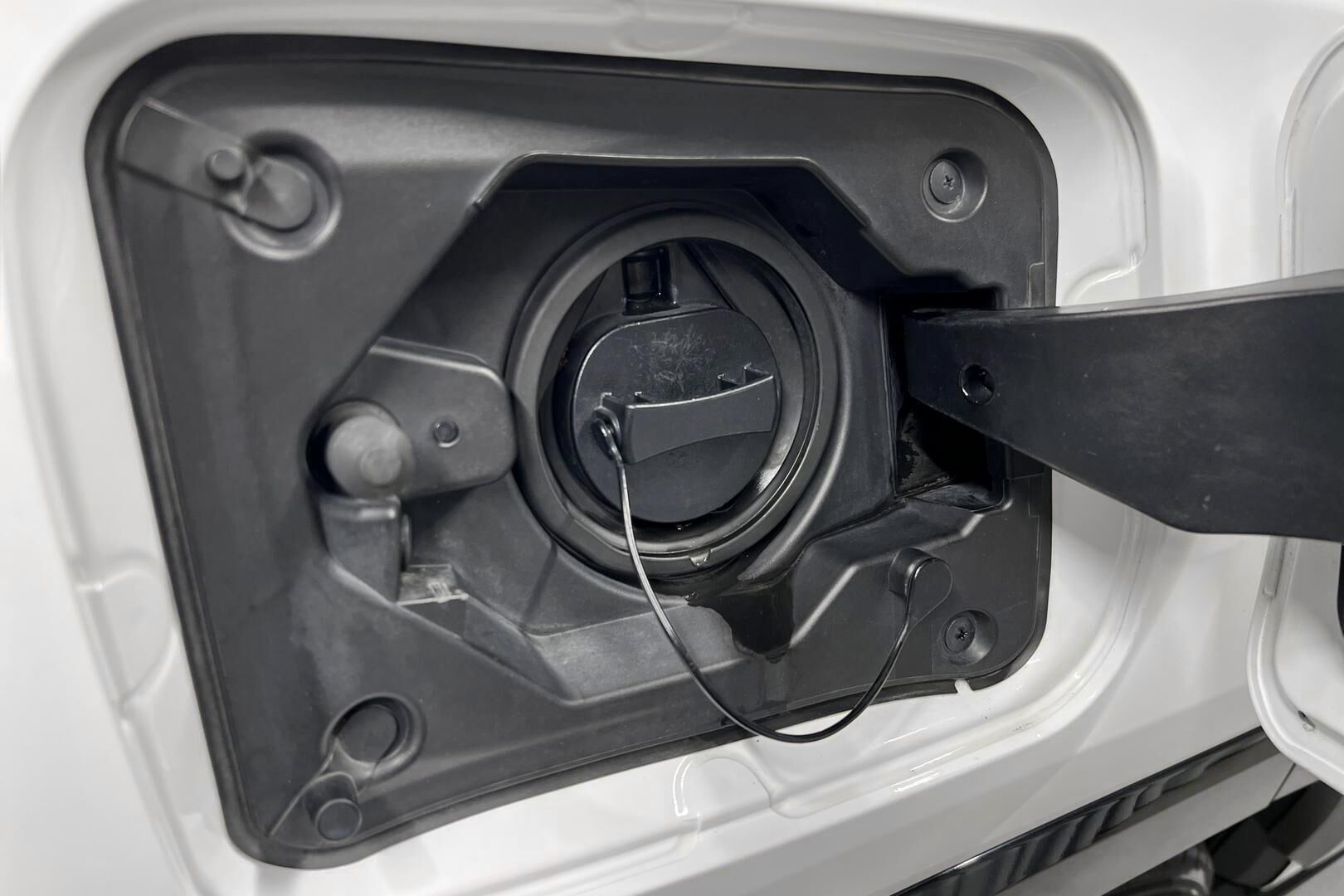 Toyota RAV4 Plug-in iso kuva 22
