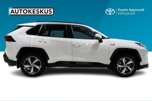 Toyota RAV4 Plug-in esikatselu 3