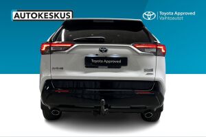 Toyota RAV4 Plug-in esikatselu 5
