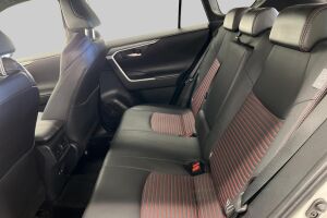 Toyota RAV4 Plug-in esikatselu 9