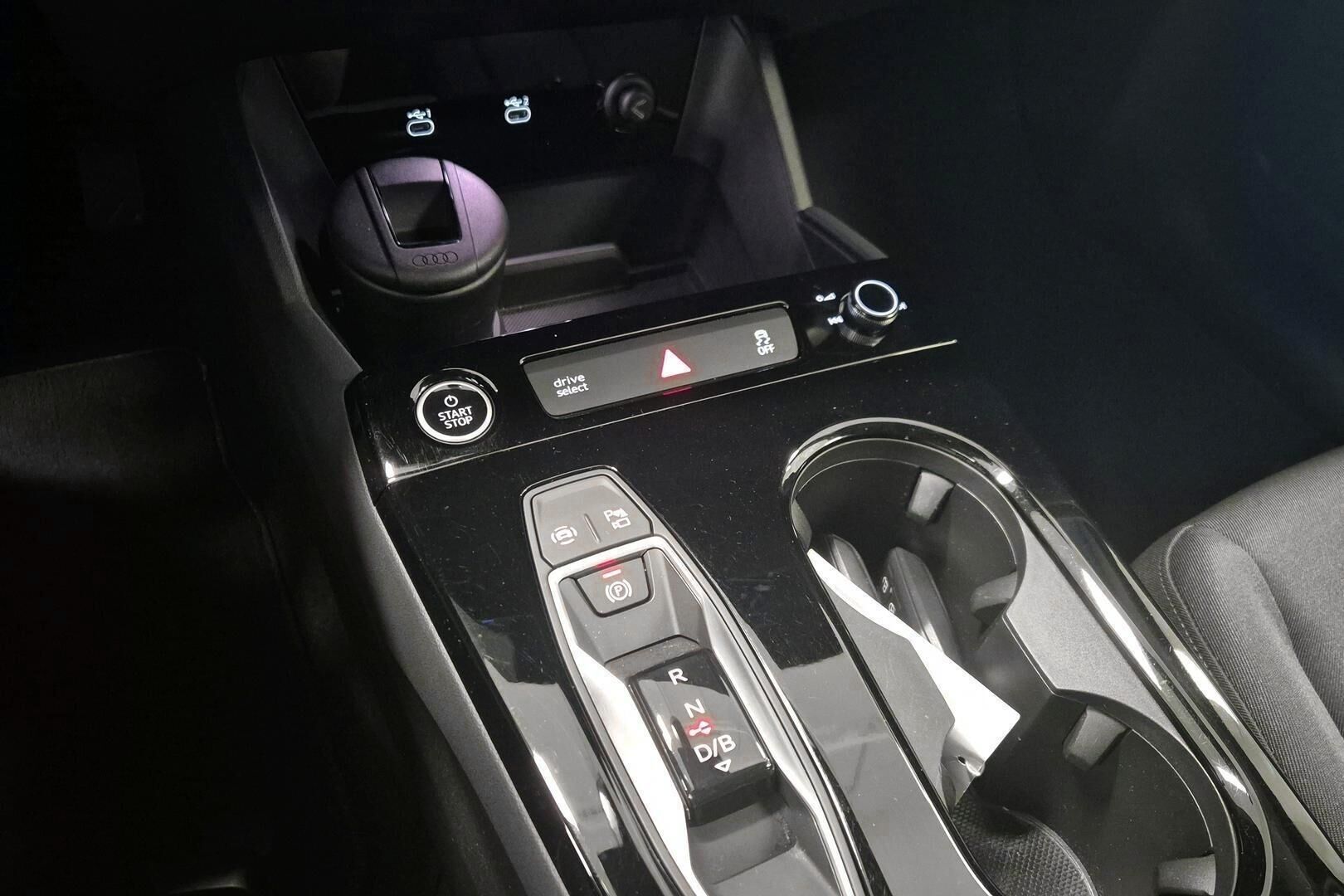 Audi Q6 e-tron iso kuva 8