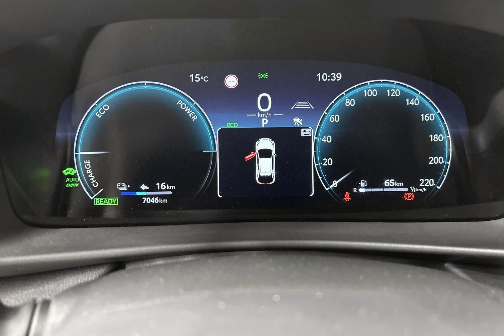 Toyota C-HR iso kuva 17