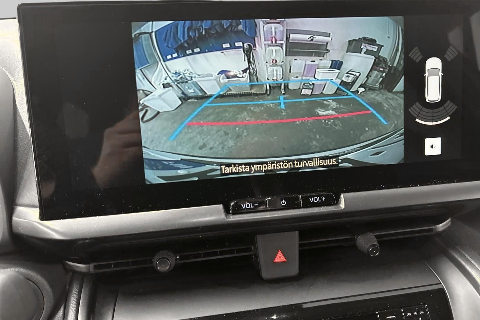 Toyota C-HR iso kuva 20