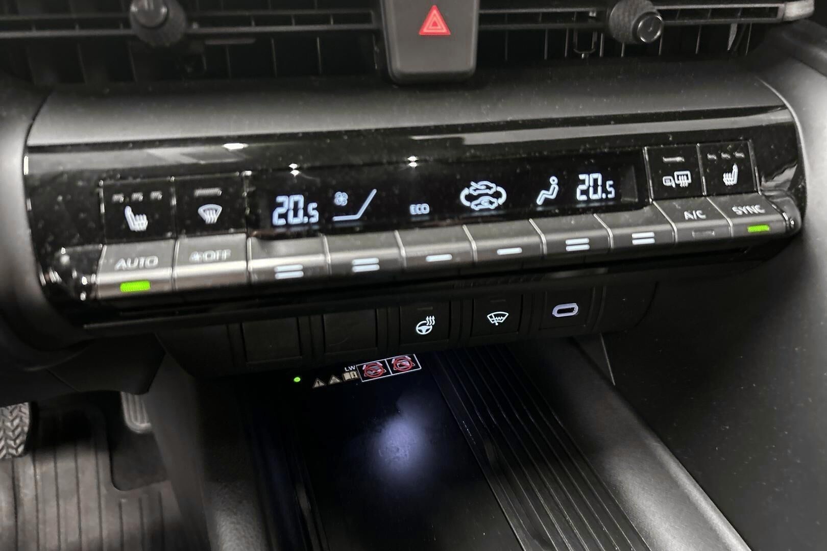 Toyota C-HR iso kuva 21
