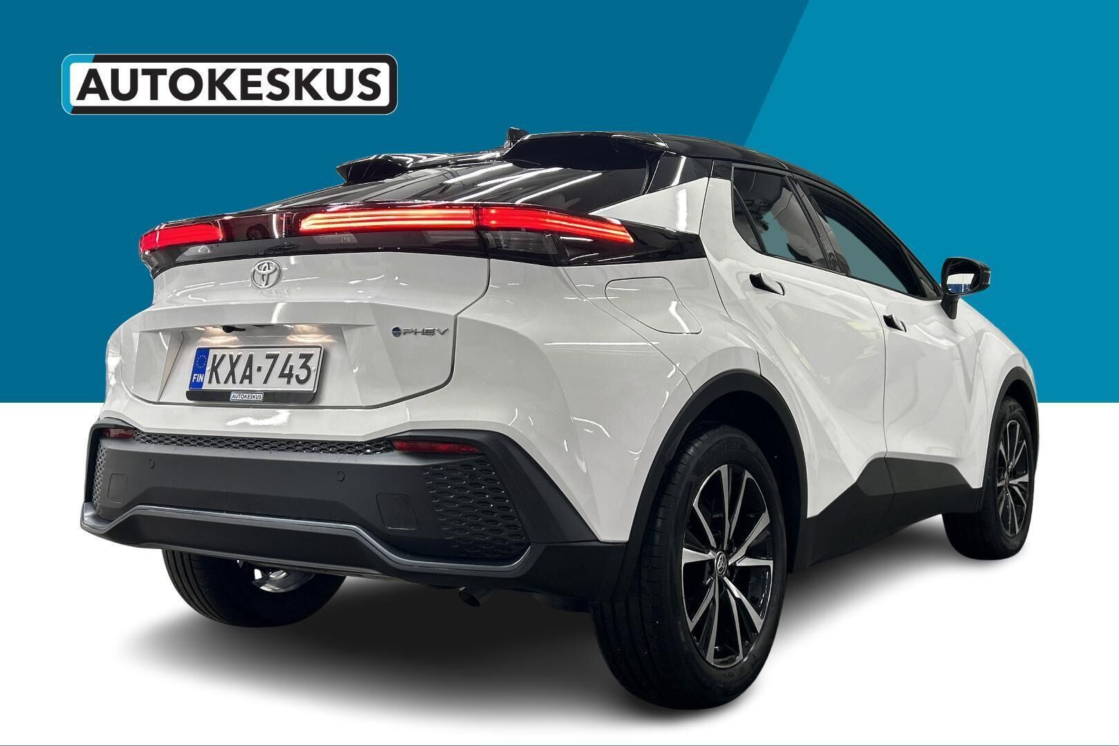 Toyota C-HR iso kuva 4