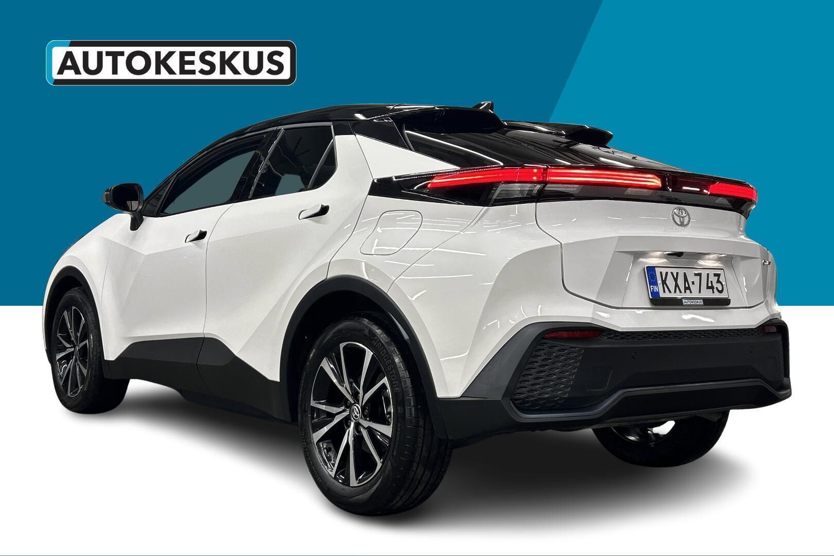 Toyota C-HR iso kuva 6
