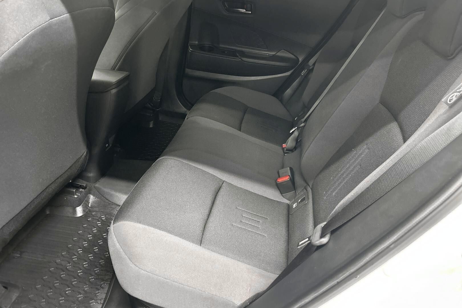 Toyota C-HR iso kuva 9