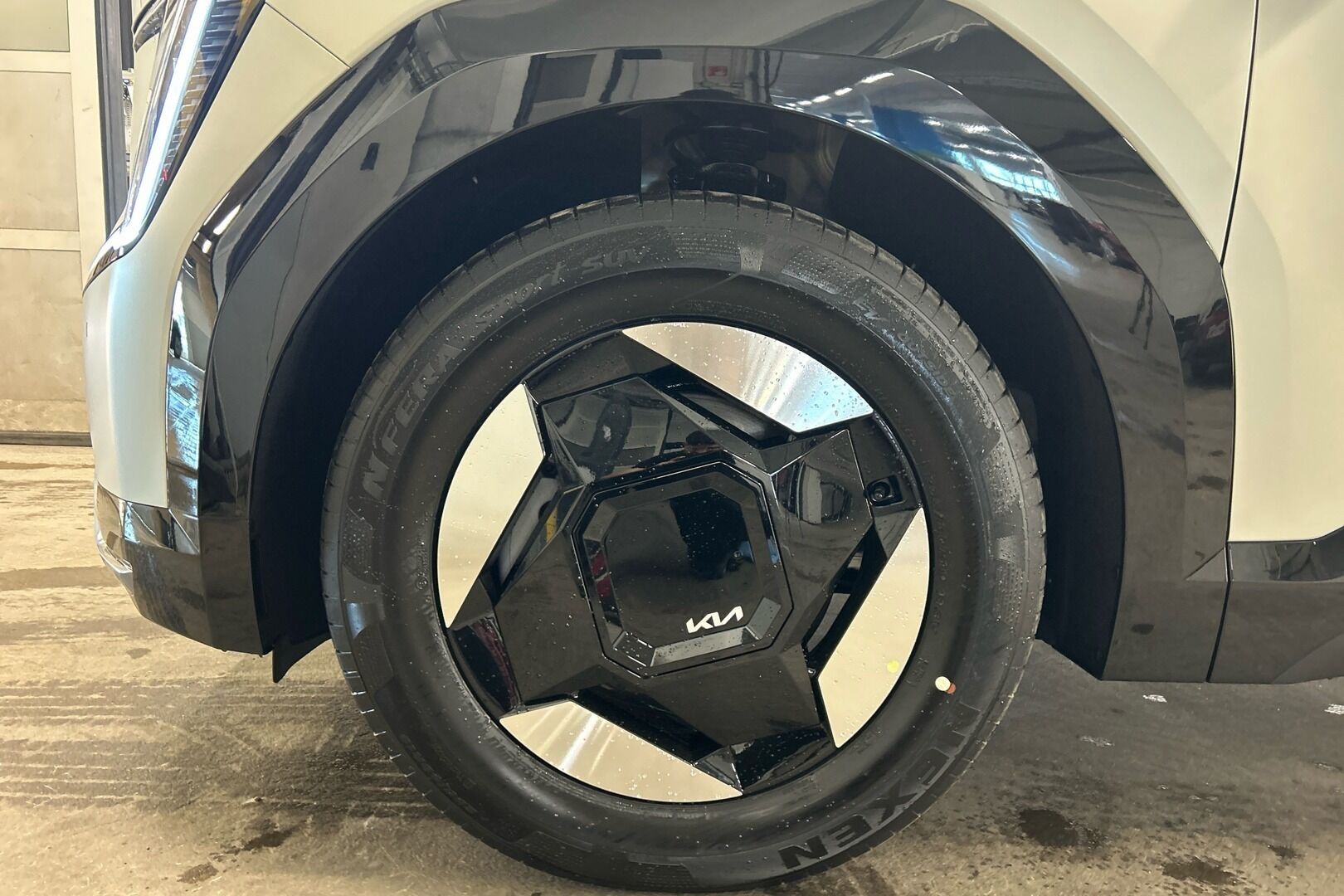 KIA EV9 iso kuva 10