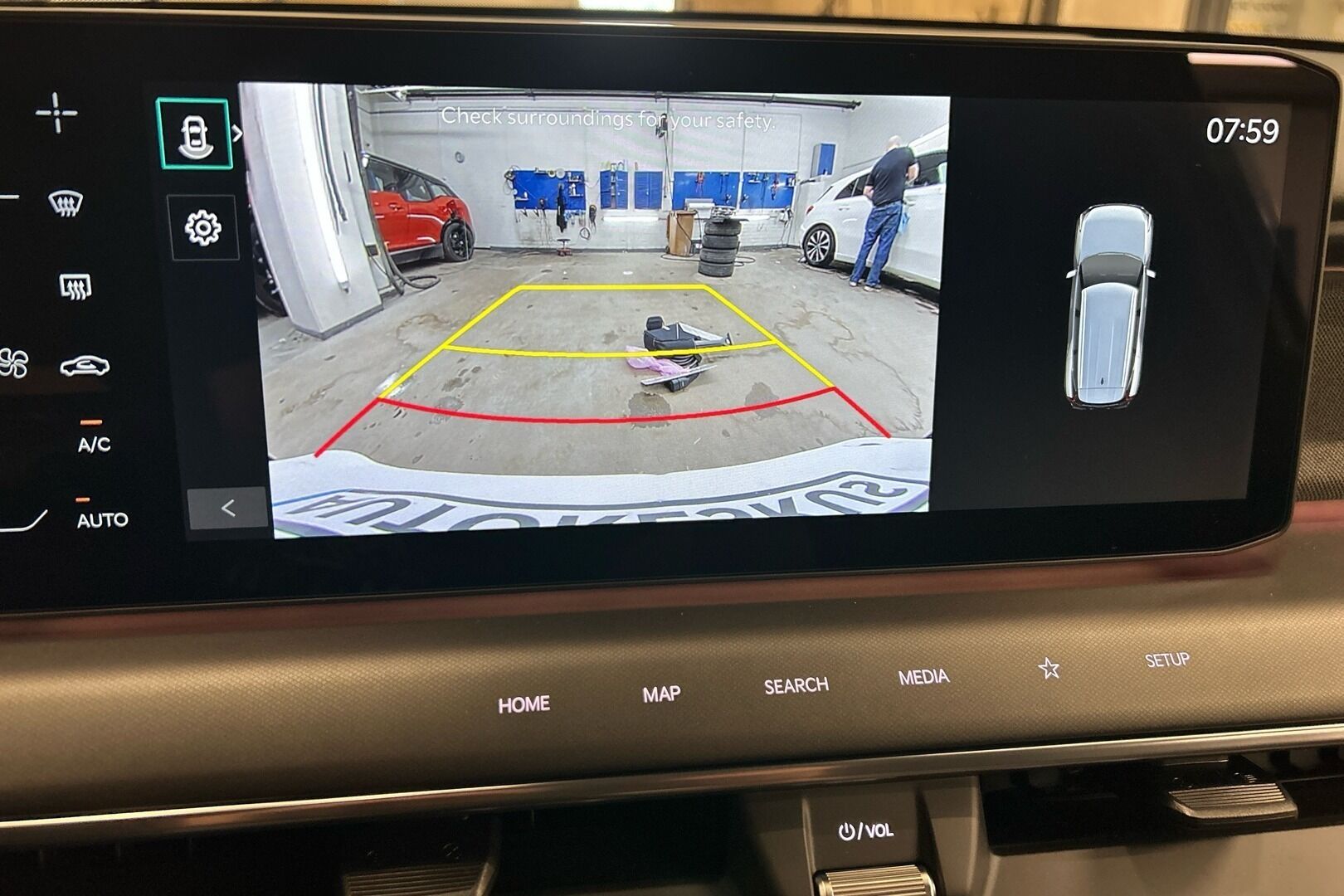 KIA EV9 iso kuva 16