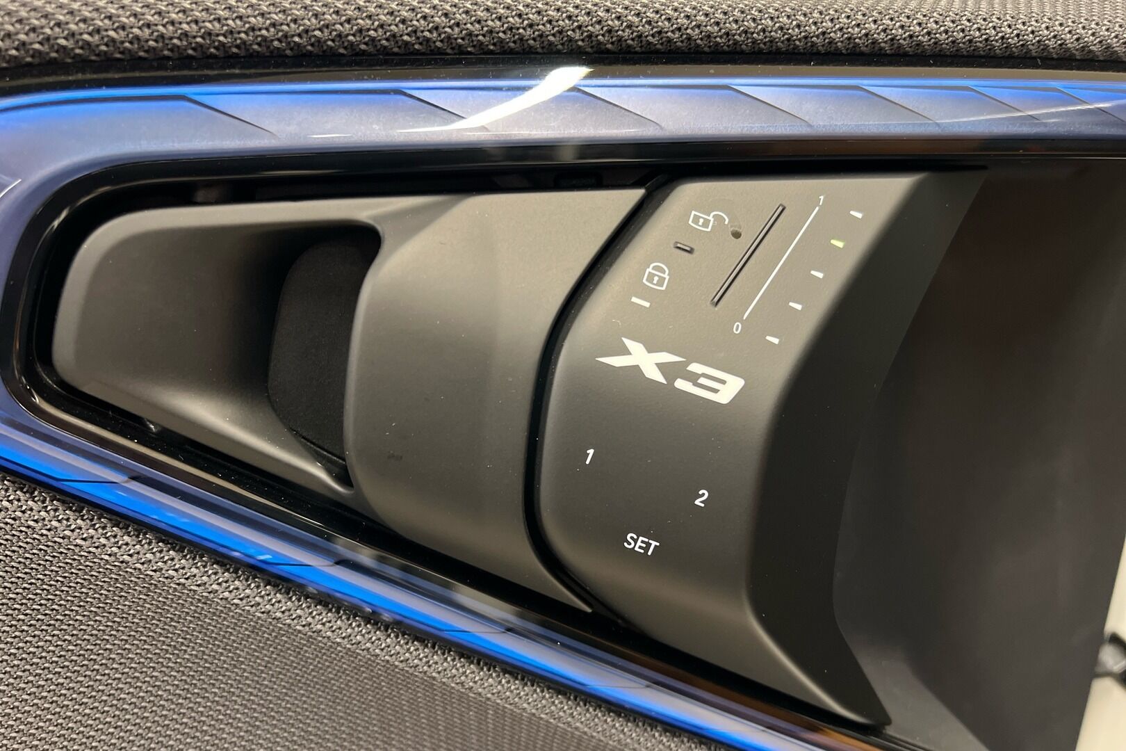 BMW X3 iso kuva 13
