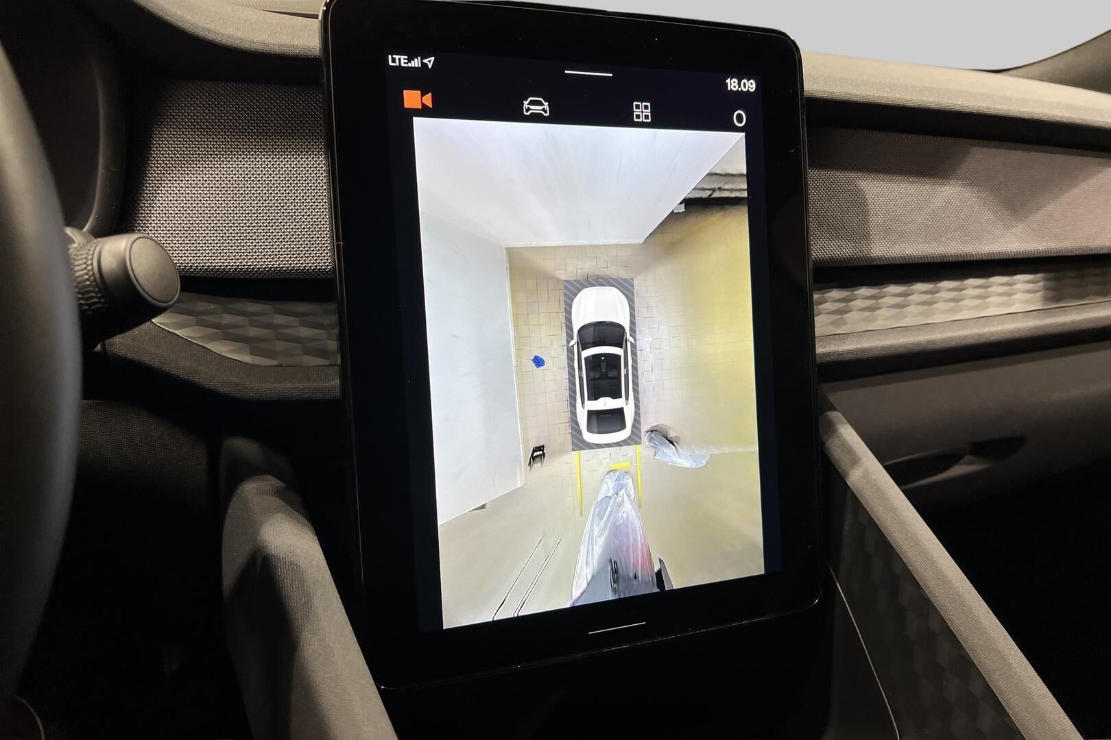 Polestar 2 iso kuva 15