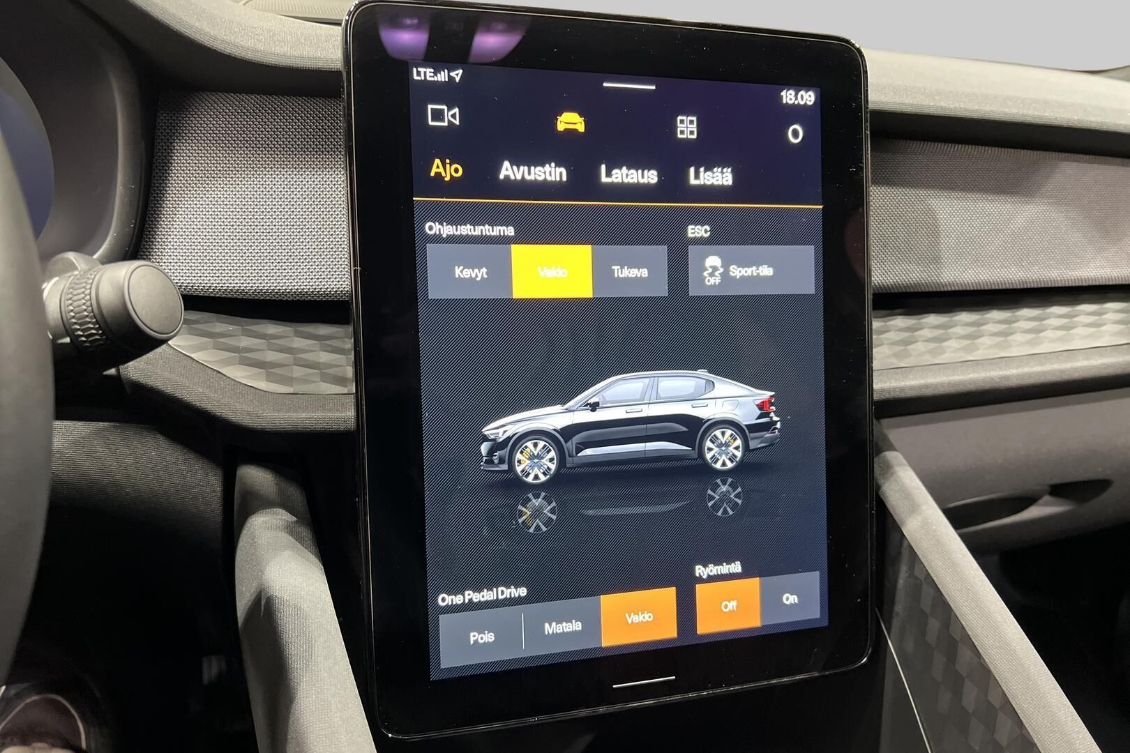 Polestar 2 iso kuva 18