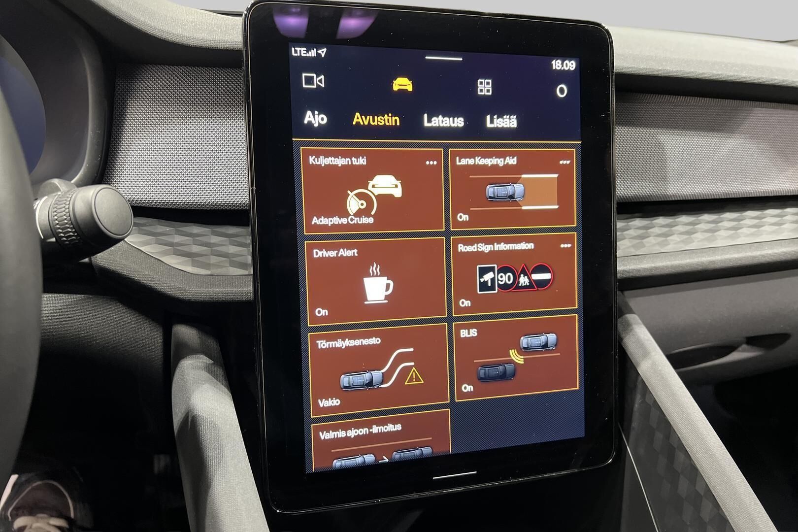 Polestar 2 iso kuva 19