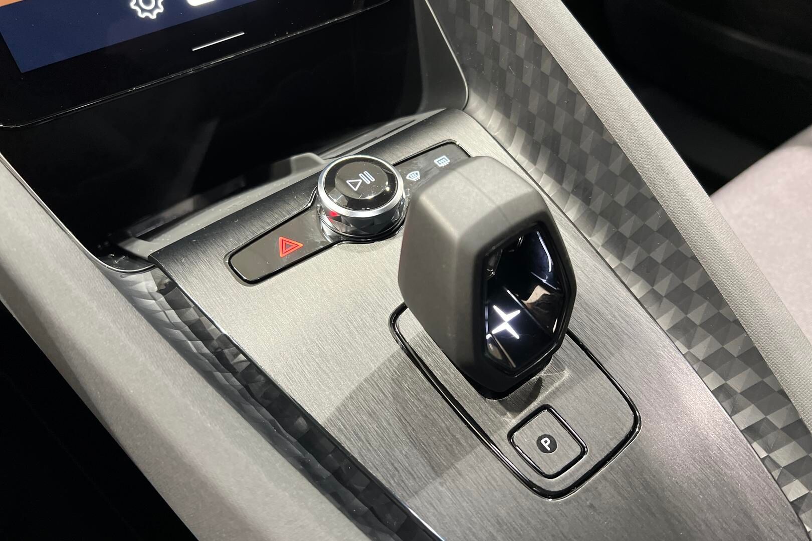 Polestar 2 iso kuva 23